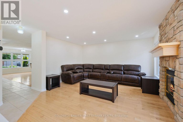 28482188/107-columbia-avenue/hunt-club/ottawa/ontario/K1V1Z3_16