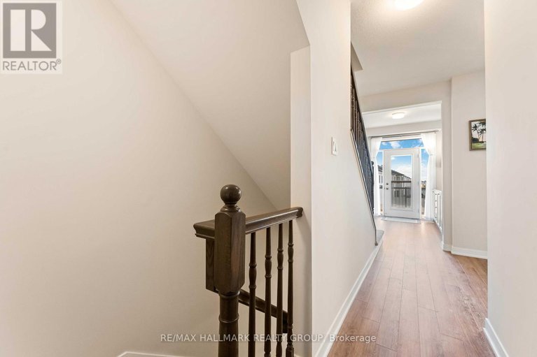 28974031/629-quilter-row/goulbourn-twp-from-franktown-rdsouth-to-rideau/ottawa/ontario/K0A2Z0_7
