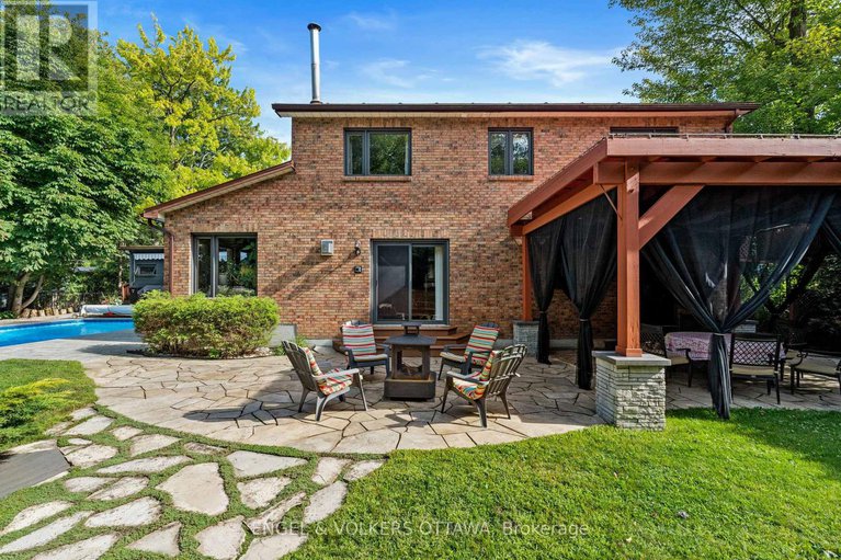 28760477/37-revol-road/merivale-gardens/ottawa/ontario/K2G0B8_41