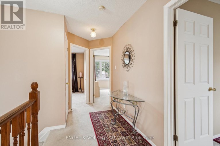 28798692/2213-noblewood-way/orleans-village/ottawa/ontario/K1W1E7_27