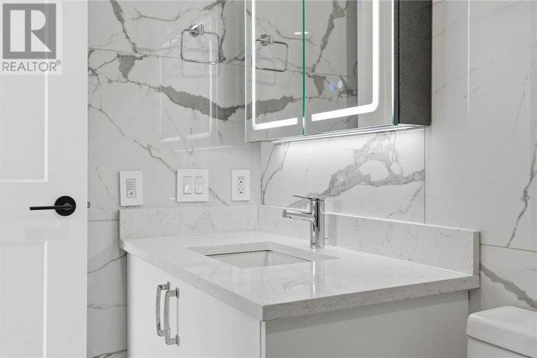 29413485/180-george-street-unit-ph206/ottawa/ontario/K1N0G8_31