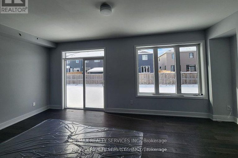 29125849/726-rouncey-road/emerald-meadowstrailwest/ottawa/ontario/K2S1B6_10