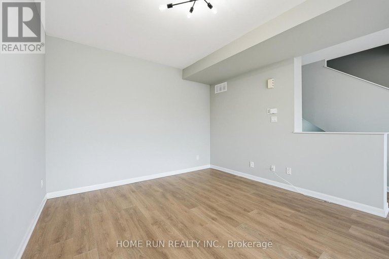 29626066/60-teelin-circle/half-moon-bay/ottawa/ontario/K2J6T9_8