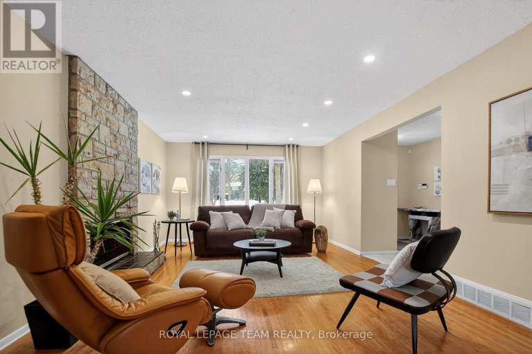 29372454/18-pentland-crescent/beaverbrook/ottawa/ontario/K2K1V5_10