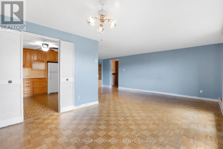 28970576/113-1465-baseline-road/copeland-park/ottawa/ontario/K2C3L9_19