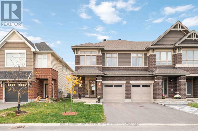 29585551/221-finsbury-avenue/stittsville-south/ottawa/ontario/K2S2X9_1