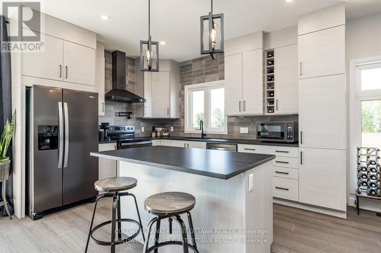 29606727/5758-fernbank-road/remainder-of-stittsville-area/ottawa/ontario/K2S1B6_29