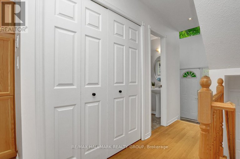 28882866/1166-ambercrest-street/carson-grove/ottawa/ontario/K1J1B2_4