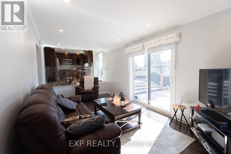 29593883/1534-rosebella-avenue/blossom-parkkemp-parkfindlay-creek/ottawa/ontario/K1T1E8_8