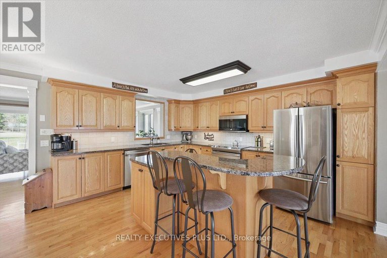 29406075/2935-baseline-road/clarencerockland-twp/clarence-rockland/ontario/K0A3N0_9