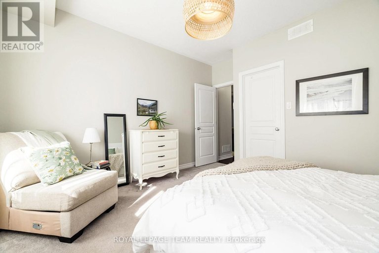 29564017/a-19-tadley-private/longfields/ottawa/ontario/K2J2T3_22