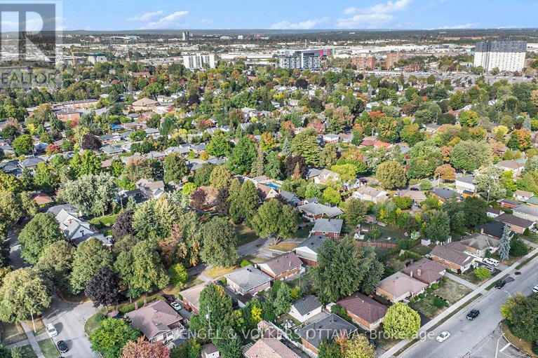 28910018/2061-vincent-street/elmvale-acres/ottawa/ontario/K1G2M8_30