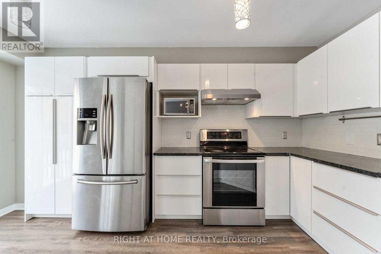 29443377/123-kinross-private/morgans-grantsouth-march/ottawa/ontario/K2K3P9_25