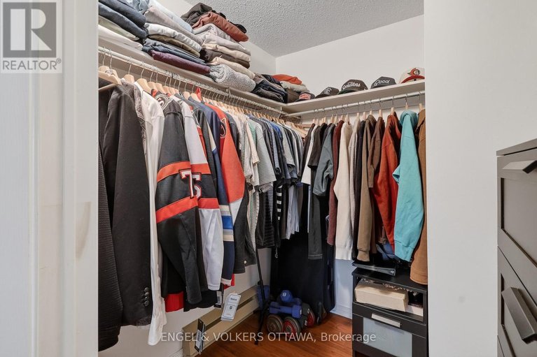 29581107/208-6-terrace-drive/westcliffe-estates/ottawa/ontario/K2H9J2_17