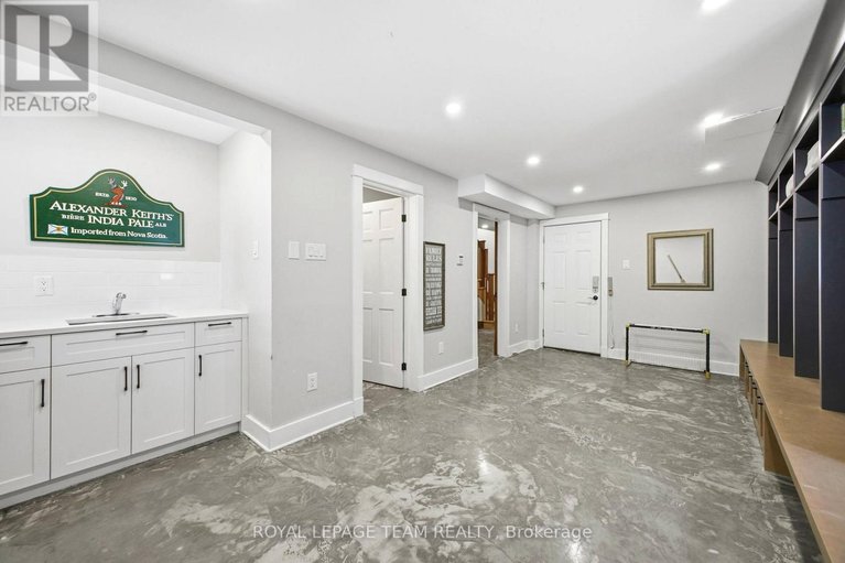 29616442/483-golden-avenue/mckellarhighland/ottawa/ontario/K2A2E4_30