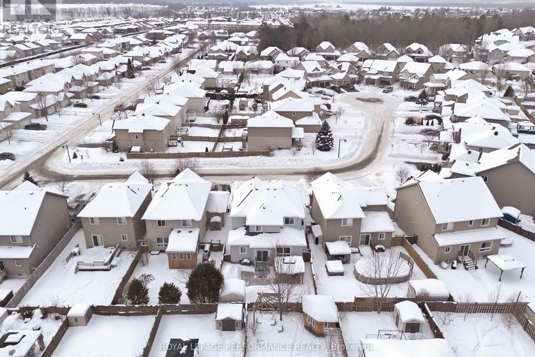 29611757/112-jade-street/town-of-rockland/clarence-rockland/ontario/K4K0C8_38