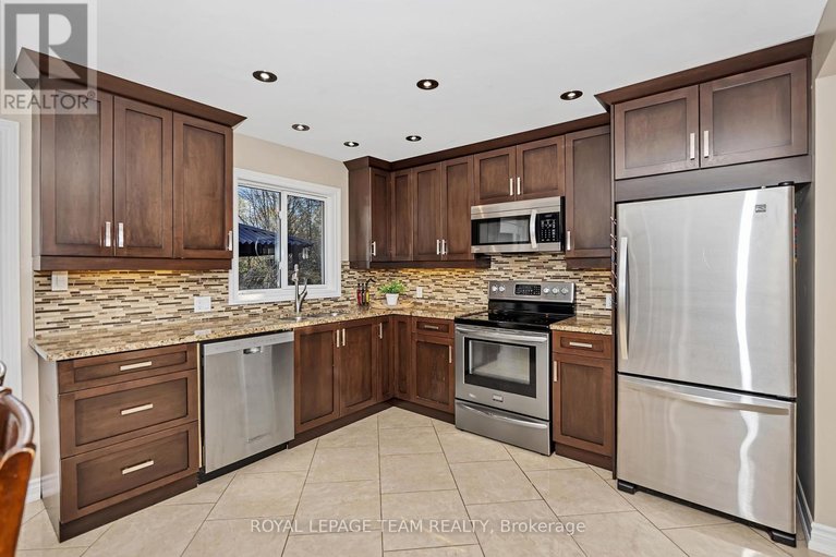 29438102/1115-des-cerisiers-street/clarencerockland-twp/clarence-rockland/ontario/K4K1K9_7