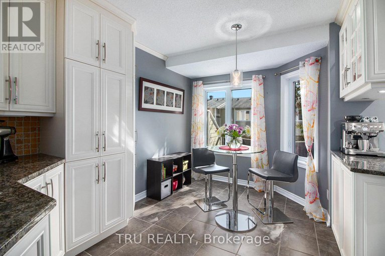 28954412/1132-chimney-hill-way/beacon-hill-south/ottawa/ontario/K1J8Z6_11