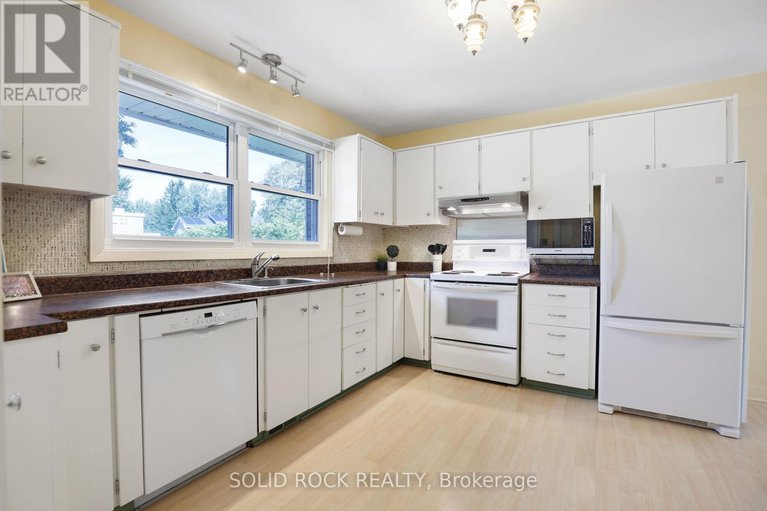28861581/632-chadburn-avenue/riverview-park/ottawa/ontario/K1G0Y7_6