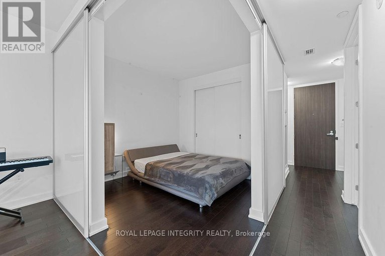 29110736/1908-111-champagne-avenue-s/west-centre-town/ottawa/ontario/K1S5V3_12