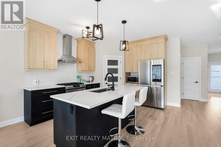 28493432/461-aurora-street/russell-twp/russell/ontario/K4R0L3_7