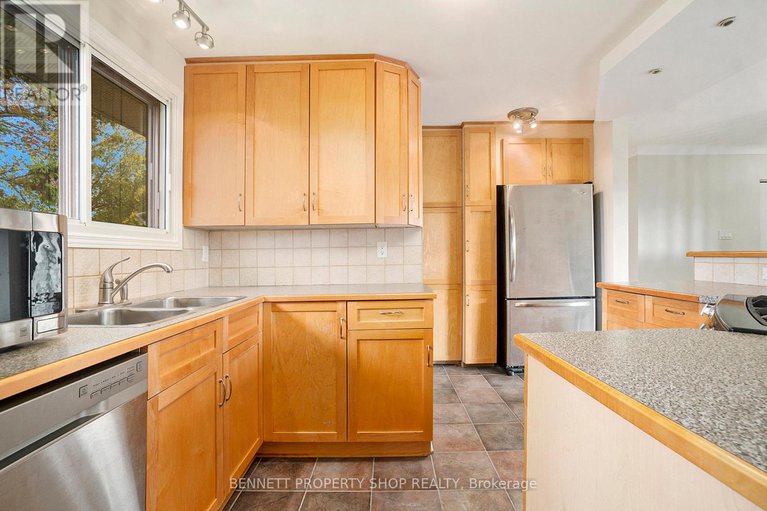 28973672/17-glenmanor-drive/meadowlandscrestview/ottawa/ontario/K2G3E8_10