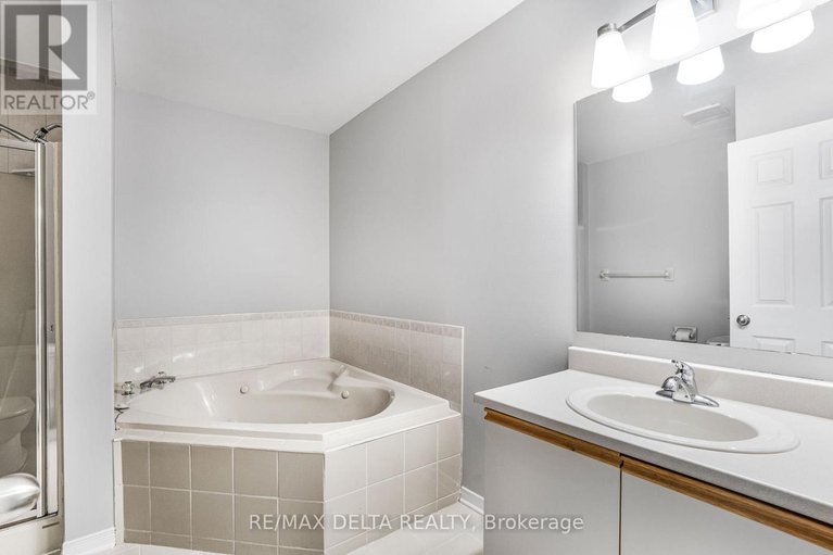 28227757/1822-loranger-court/chapel-hill/ottawa/ontario/K1C7H6_20