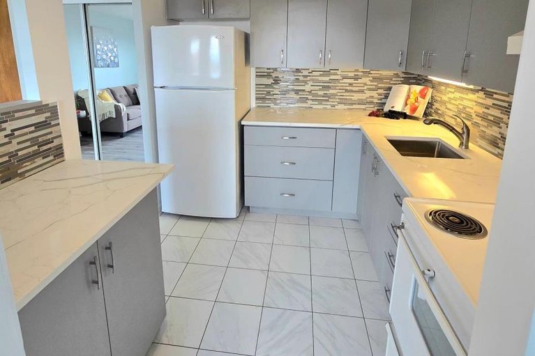 29631803/1113-20-chesterton-drive/borden-farmstewart-farmcarleton-heightsparkwood-hills/ottawa/ontario/K2E6Z7_24