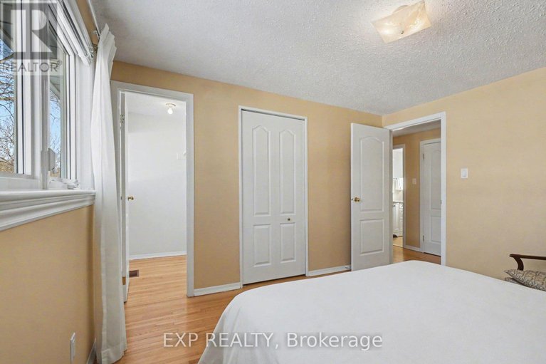 29392142/24-woodburn-drive/blackburn-hamlet/ottawa/ontario/K1B3A7_21