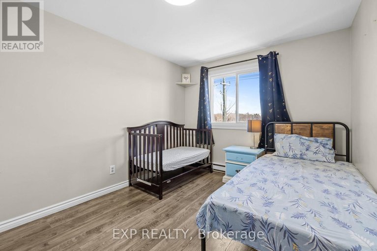 29657296/i-5-banner-road/sheahan-estatestrend-village/ottawa/ontario/K2H8T3_12