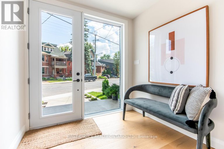 29386266/296-riverdale-avenue/old-ottawa-south/ottawa/ontario/K1S1R1_2