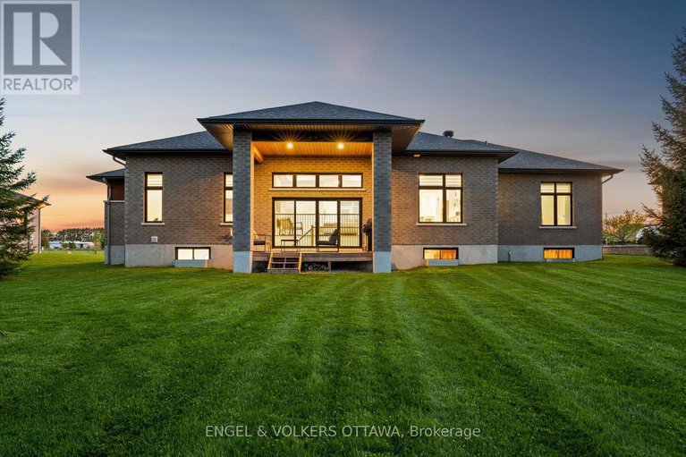 28348062/312-shoreway-drive-drive/greely/ottawa/ontario/K4P0G2_36