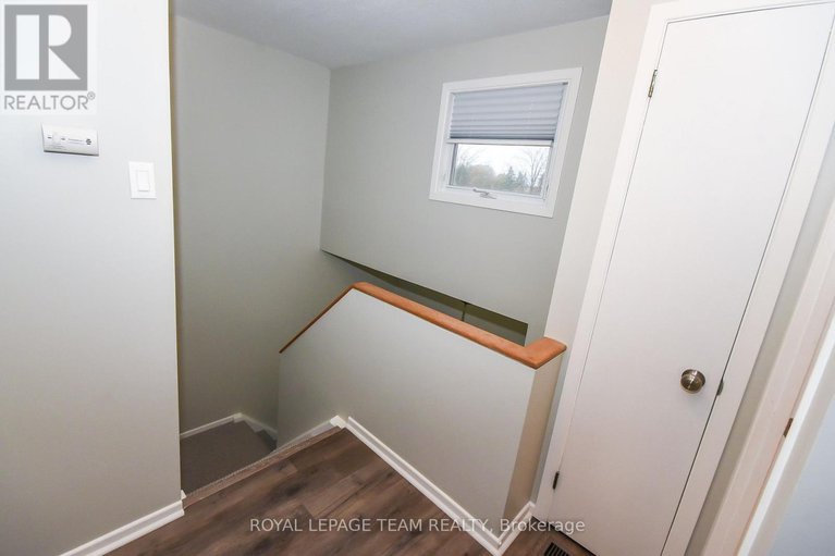 29064089/34-6993-bilberry-drive/convent-glen-north/ottawa/ontario/K1C2C2_17