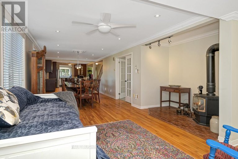 29613584/1565-lilac-lane/camelot/ottawa/ontario/K4C1C4_25