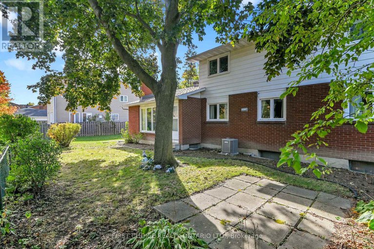 29003190/1577-claymor-avenue/carleton-heights/ottawa/ontario/K2C1T4_30