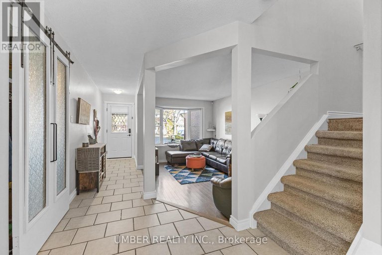 28981486/1130-st-emmanuel-terrace/convent-glen-north/ottawa/ontario/K1C2J7_7