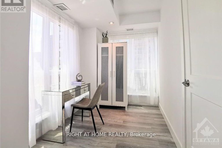 28785158/709-242-rideau-street/sandy-hill/ottawa/ontario/K1N0B7_13