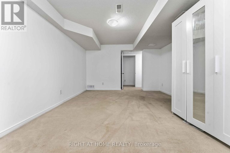 29405194/994-klondike-road/morgans-grantsouth-march/ottawa/ontario/K2K0C3_29