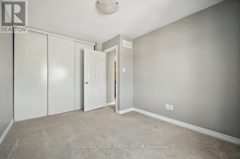 28627061/226-gerry-lalonde-drive/avalon-west/ottawa/ontario/K4A0W6_28