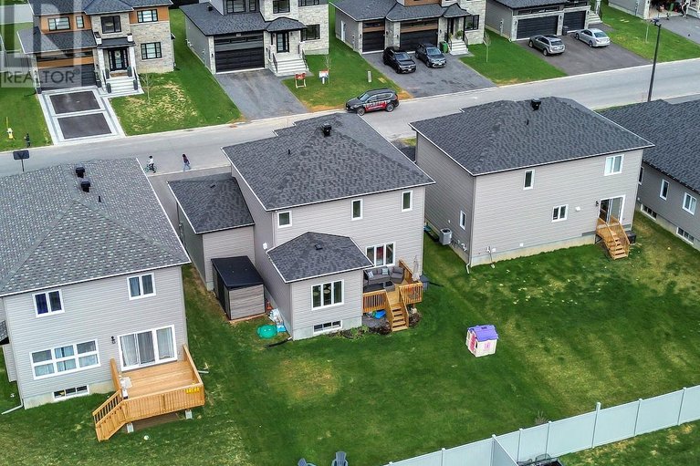 29685315/624-geneva-crescent/embrun/russell/ontario/K0A1W0_35