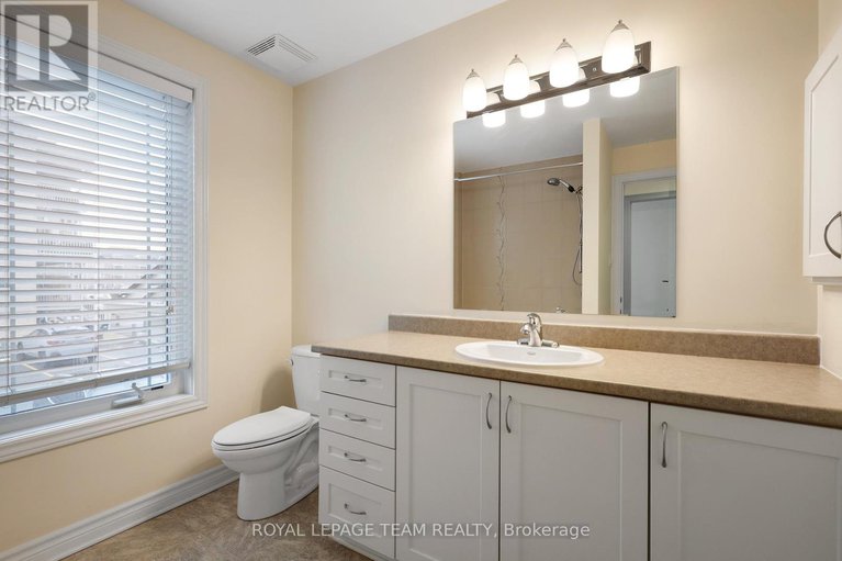 28786513/4-385-paseo-private/centrepointe/ottawa/ontario/K2G4N7_22