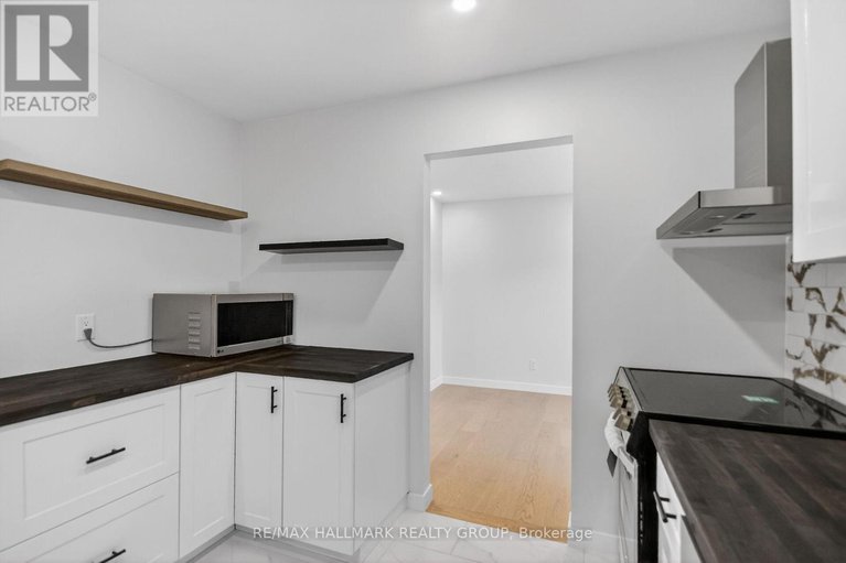 29154826/15-scharf-lane/glencairnhazeldean/ottawa/ontario/K2L2K3_19