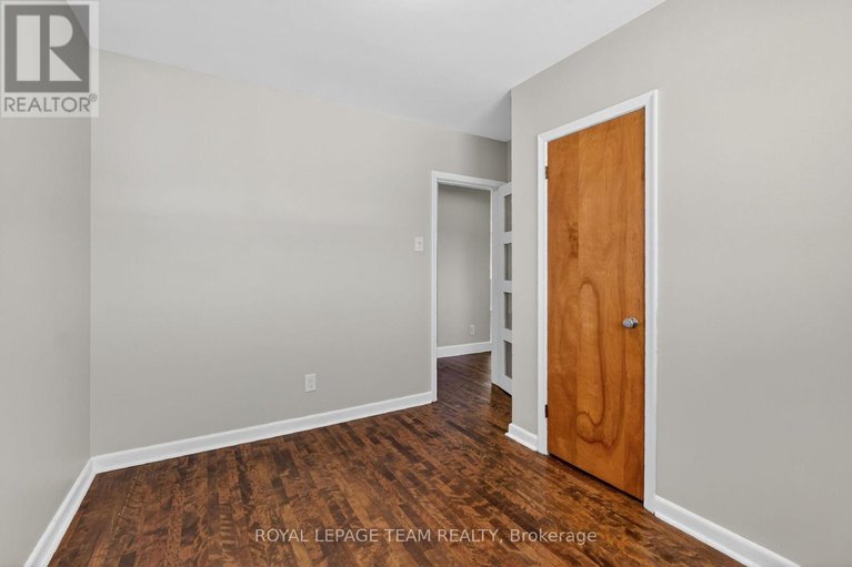 29579808/1318-albany-drive/bel-air-heights/ottawa/ontario/K2C2L9_23