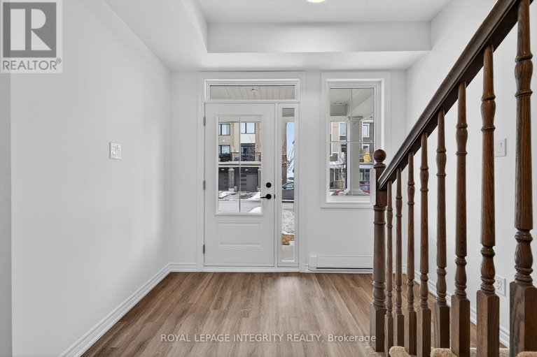 29521534/21-caspian-row/emerald-meadowstrailwest/ottawa/ontario/K2V0R7_2