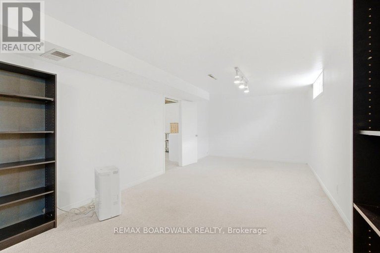 29650658/1279-adirondack-drive/kenson-park/ottawa/ontario/K2C2V7_21