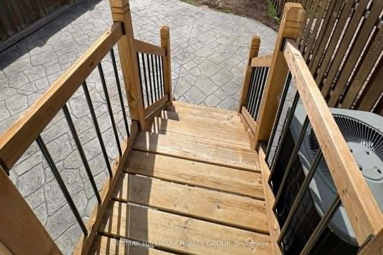 29639074/756-nakina-way/riverside-southgloucester-glen/ottawa/ontario/K1V2J1_37