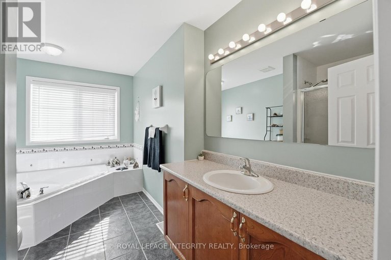 29580864/127-stoney-pond-court/stittsville-north/ottawa/ontario/K2S2E6_25