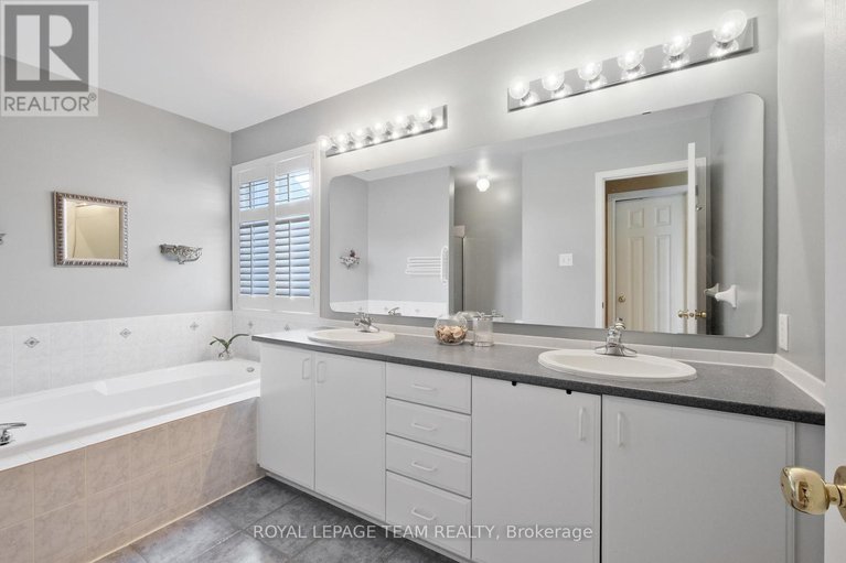 28427470/2885-brigham-way/upper-hunt-club/ottawa/ontario/K1T3Y8_27