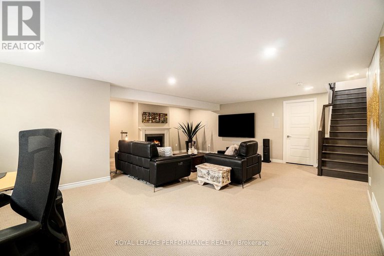 28336661/82-kayenta-street/remainder-of-stittsville-area/ottawa/ontario/K2S2K7_29