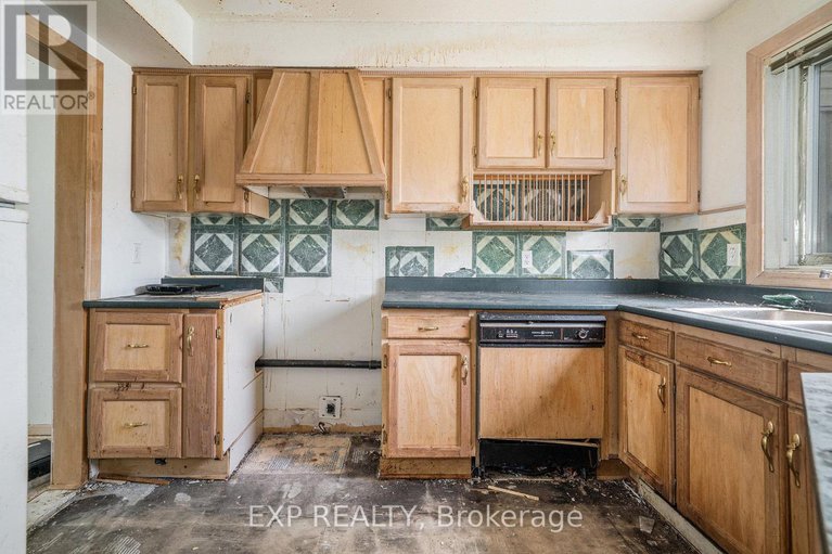 28577160/4e-39-woodvale-green/craig-henrywoodvale/ottawa/ontario/K2G4G8_8